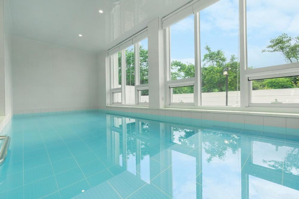 Private Gangneung Pool Villa Екстер'єр фото